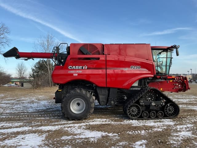 Image of Case IH 8250 equipment image 3