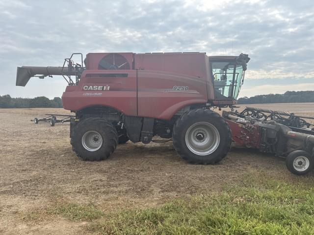 Image of Case IH 8250 equipment image 1