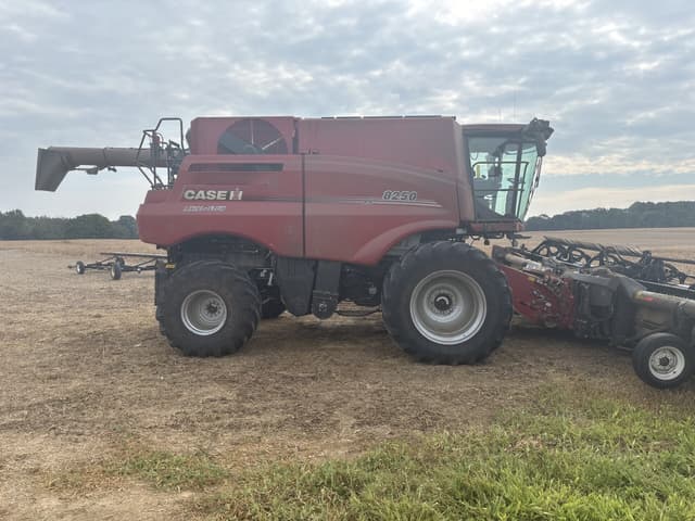 Image of Case IH 8250 equipment image 1