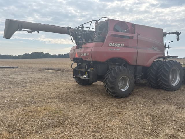 Image of Case IH 8250 equipment image 2