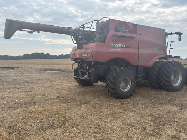 Image of Case IH 8250 equipment image 2