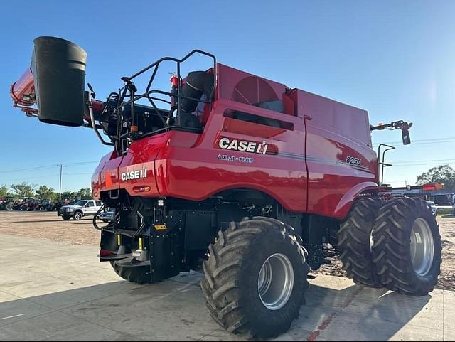 Image of Case IH 8250 equipment image 2