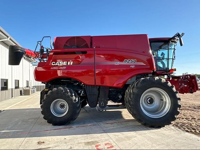 Image of Case IH 8250 equipment image 1