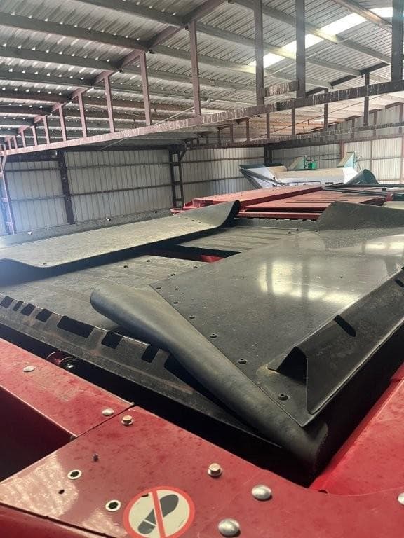 Image of Case IH 8250 equipment image 3