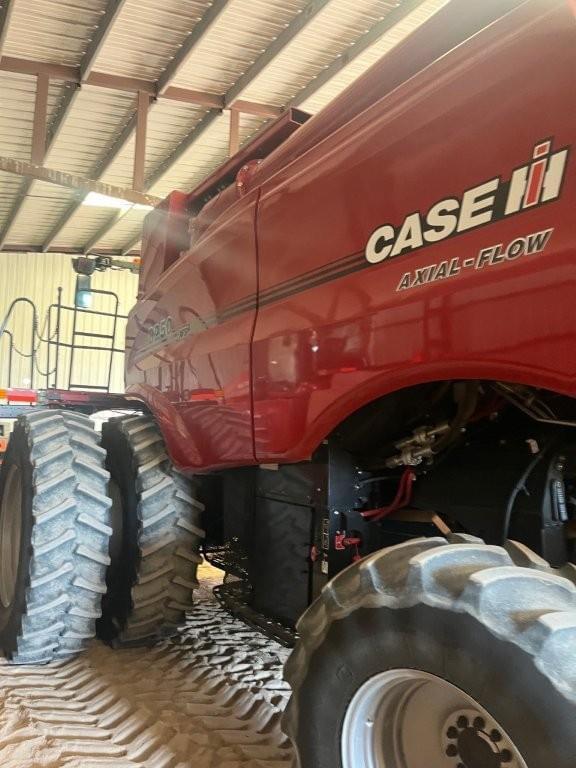 Image of Case IH 8250 equipment image 2