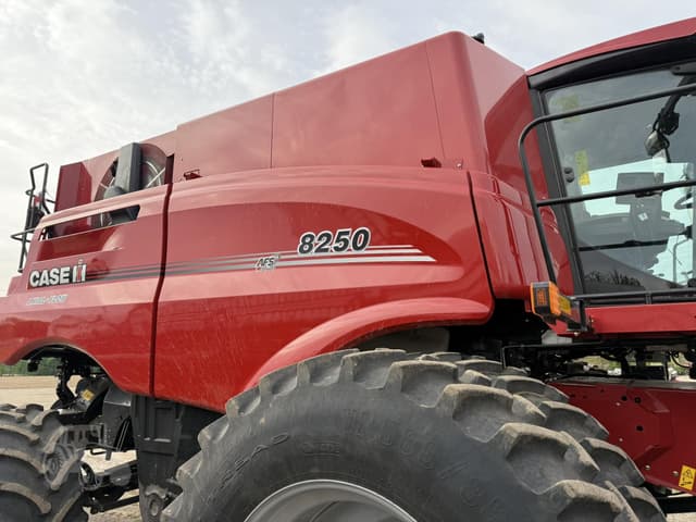 Image of Case IH 8250 equipment image 1