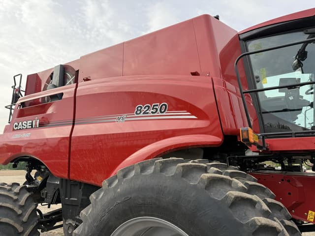 Image of Case IH 8250 equipment image 1