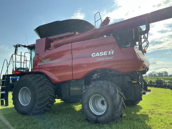 Image of Case IH 8250 equipment image 4