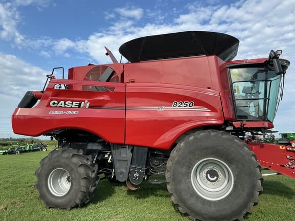 Image of Case IH 8250 equipment image 3