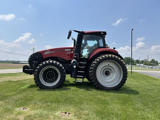 Image of Case IH Magnum 250 equipment image 2