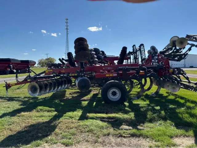 Image of Case IH Ecolo-Tiger 875 equipment image 4