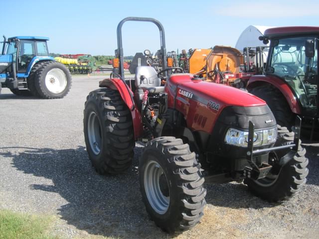 Image of Case IH Farmall 70A equipment image 2