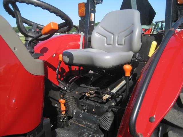Image of Case IH Farmall 70A equipment image 3