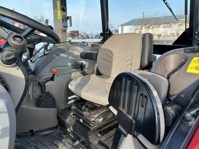 Image of Case IH Farmall 100C equipment image 4