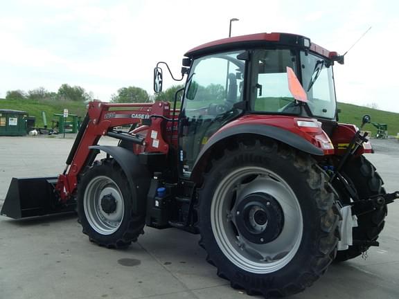 Image of Case IH Farmall 100C equipment image 4