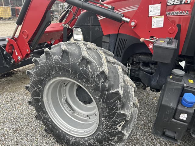 Image of Case IH Farmall 100C equipment image 4