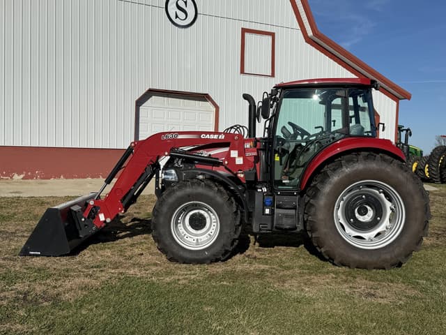 Image of Case IH Farmall 100C equipment image 1