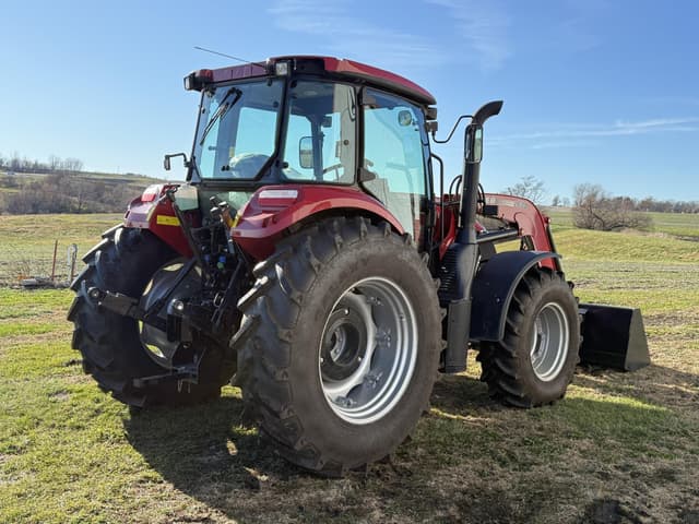 Image of Case IH Farmall 100C equipment image 4