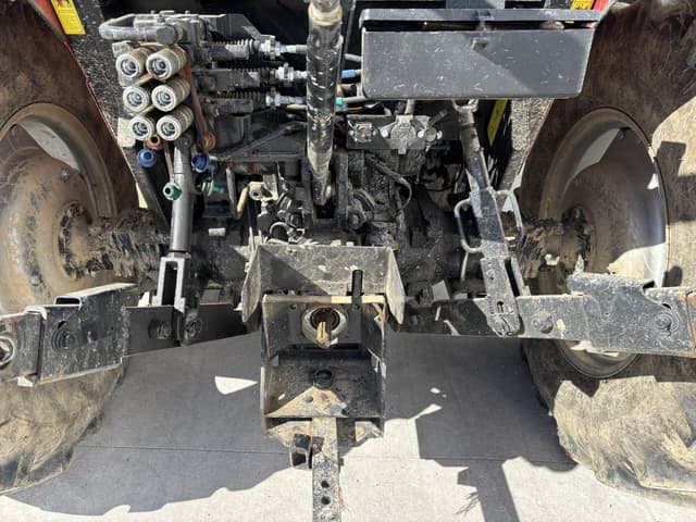 Image of Case IH Farmall 105A equipment image 4