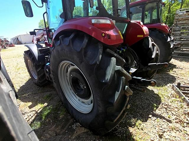 Image of Case IH Farmall 110C equipment image 3