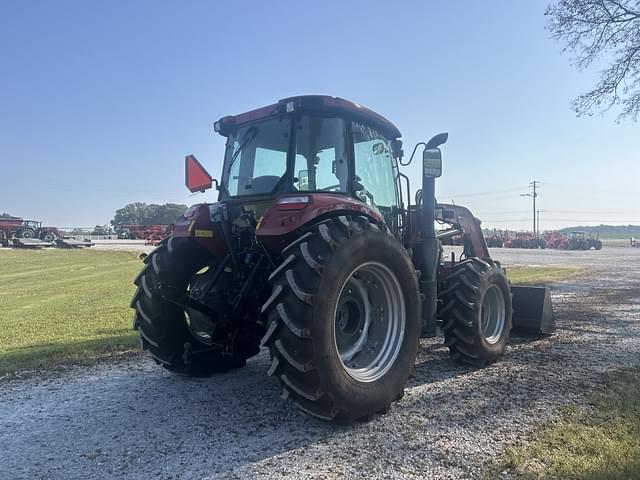 Image of Case IH Farmall 110C equipment image 2