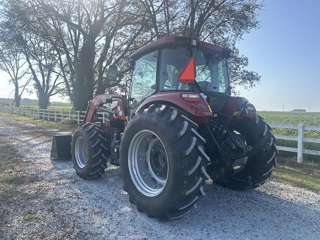 Image of Case IH Farmall 110C equipment image 4