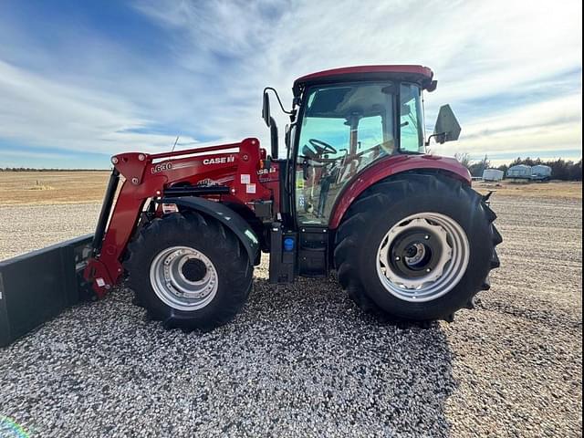 Image of Case IH Farmall 110C equipment image 2