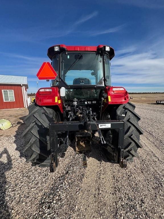 Image of Case IH Farmall 110C equipment image 3