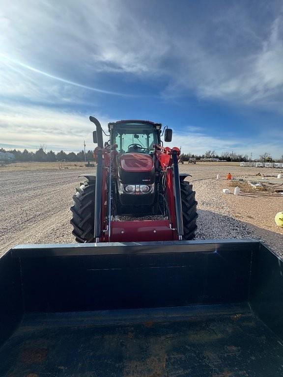 Image of Case IH Farmall 110C equipment image 1