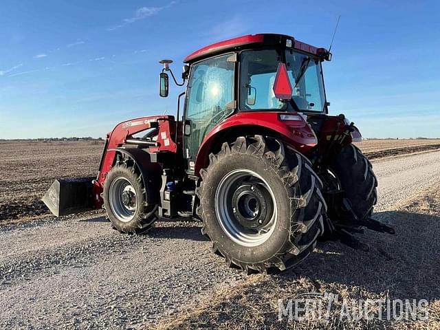 Image of Case IH Farmall 110C equipment image 3