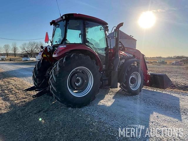 Image of Case IH Farmall 110C equipment image 2