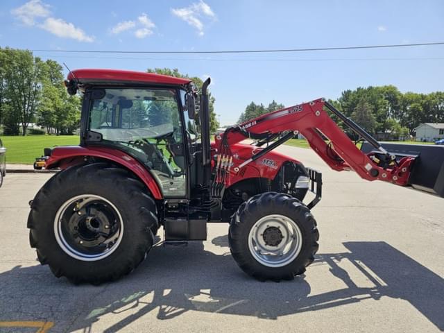 Image of Case IH Farmall 115A equipment image 3