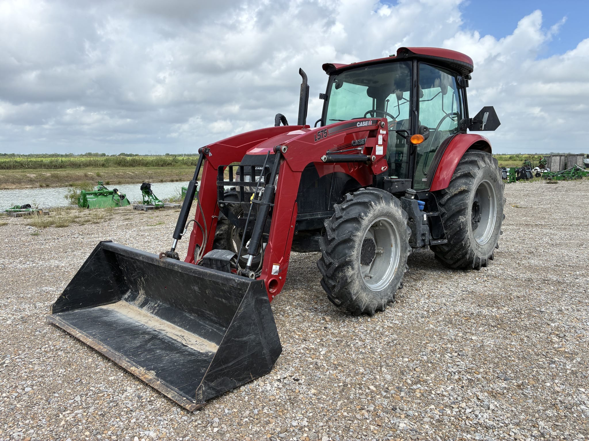 2022 Case IH Farmall 115A Equipment Image0