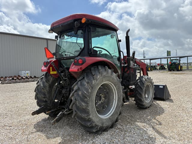 Image of Case IH Farmall 115A equipment image 4