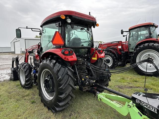 Image of Case IH Farmall 115A equipment image 4