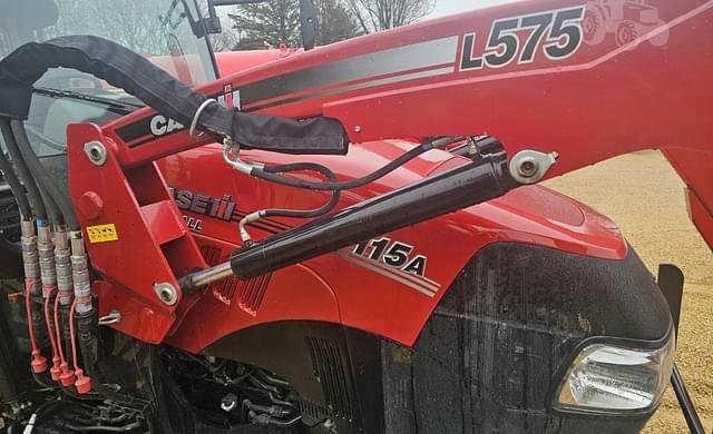 Image of Case IH Farmall 115A equipment image 4
