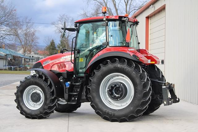 Image of Case IH Farmall 120U equipment image 3