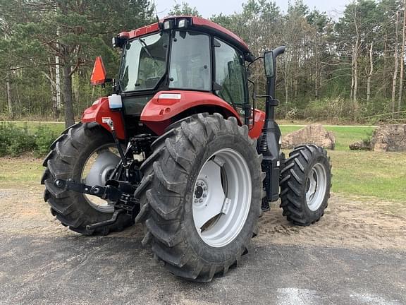 Image of Case IH Farmall 130A equipment image 3