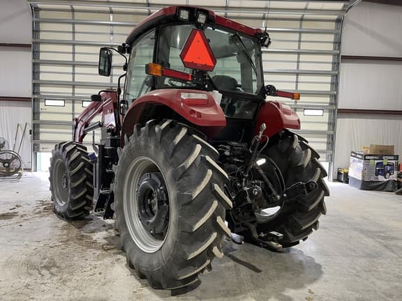 Image of Case IH Farmall 140A equipment image 3