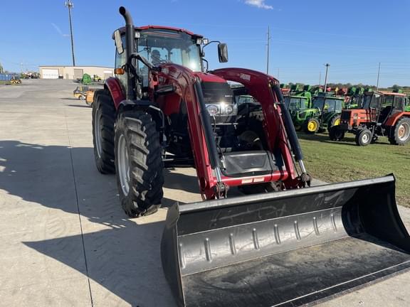 Image of Case IH Farmall 140A equipment image 4