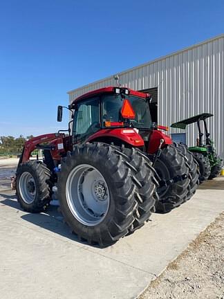 Image of Case IH Farmall 140A equipment image 2