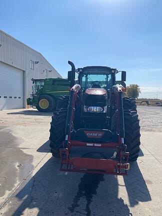 Image of Case IH Farmall 140A equipment image 4