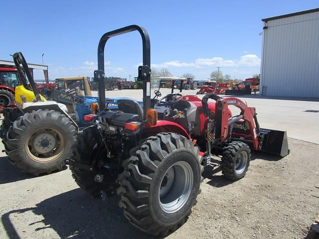 Image of Case IH Farmall 35A equipment image 4