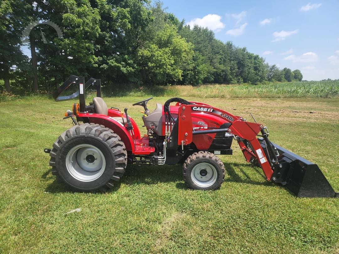 Image of Case IH Farmall 35A Image 1