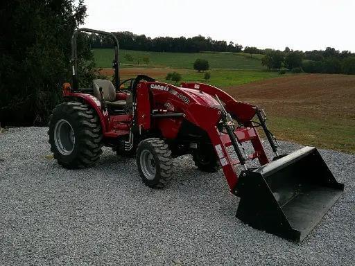 Image of Case IH Farmall 35A equipment image 2