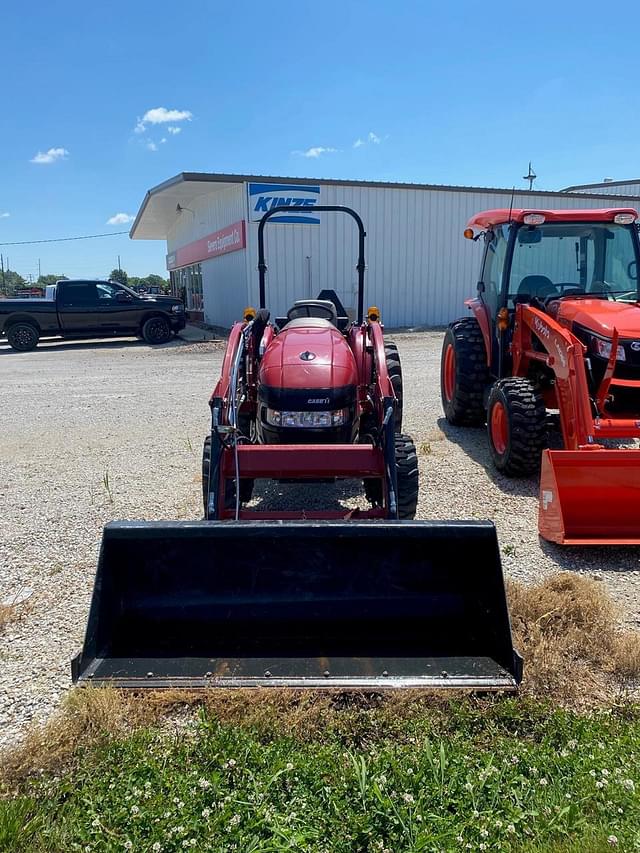 Image of Case IH Farmall 35A equipment image 2