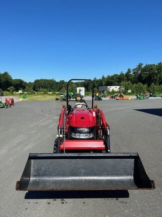 Image of Case IH Farmall 35A equipment image 3