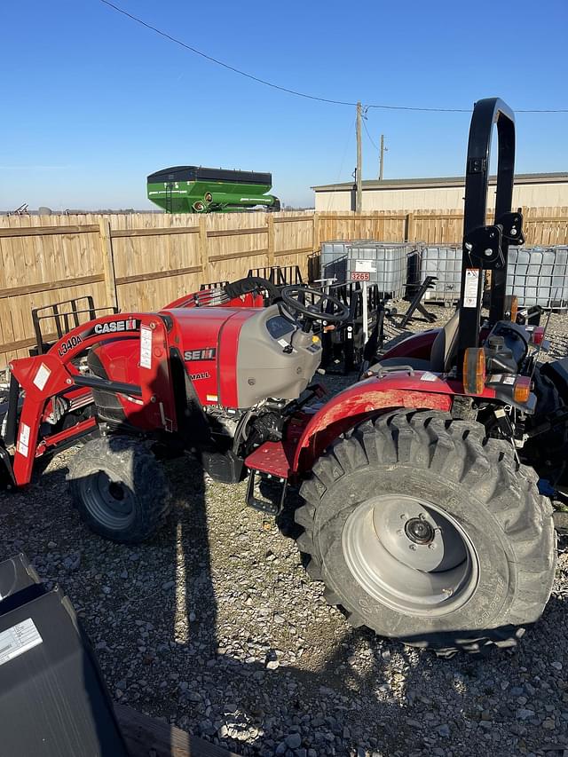 Image of Case IH Farmall 40A equipment image 3