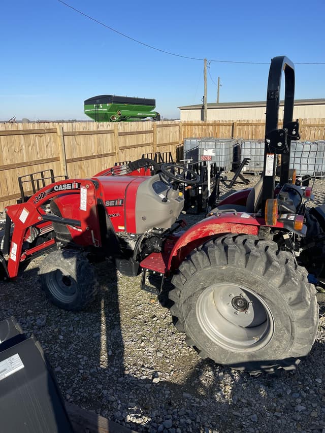 Image of Case IH Farmall 40A equipment image 3