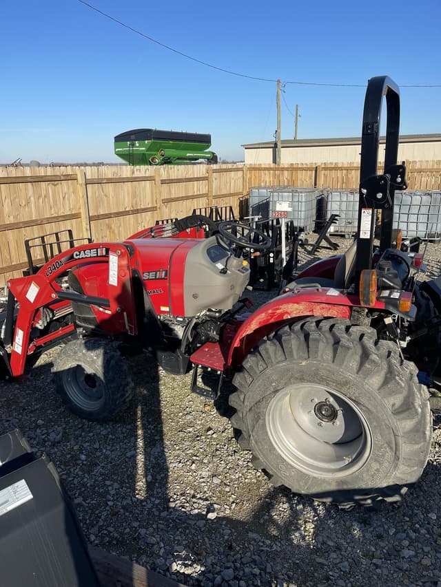 Image of Case IH Farmall 40A equipment image 3